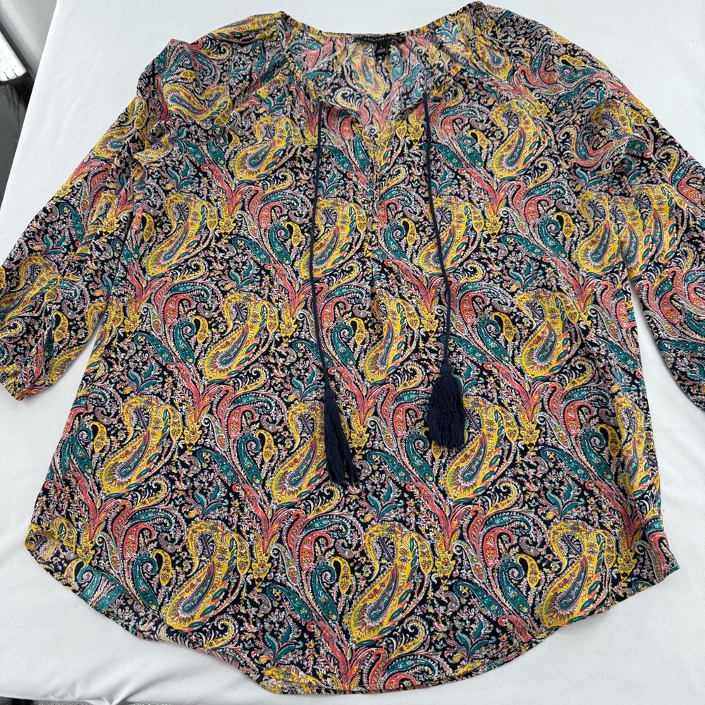Signature Studio Top Women's Size 1X SS Multicolored Paisley TIE AROUND THE NECK